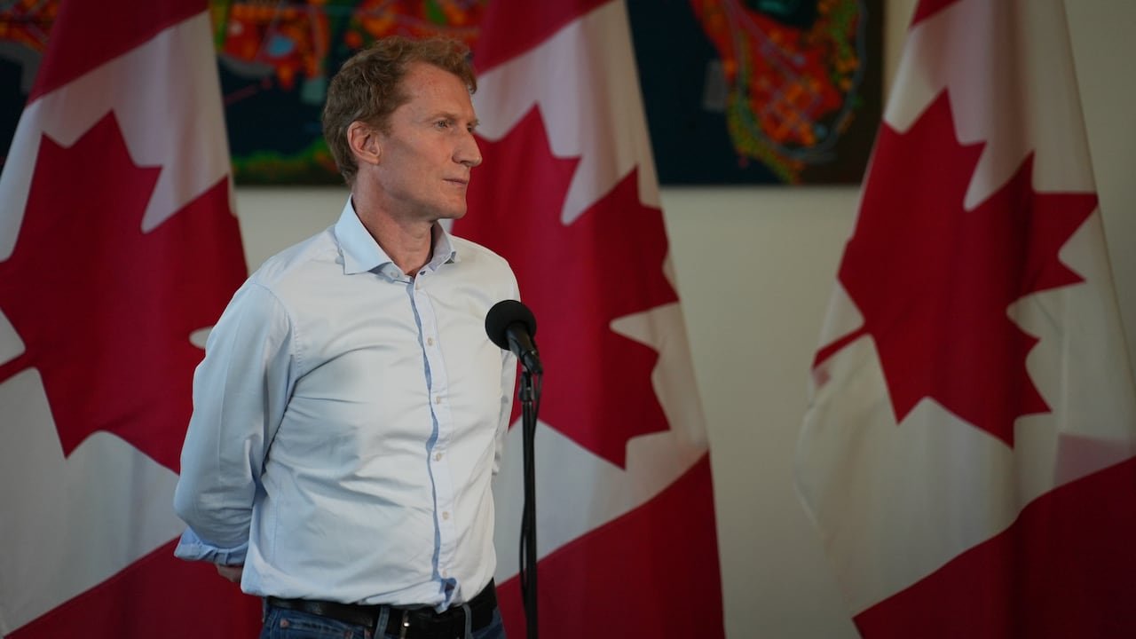 default-168 Marc Miller at Liberal Caucus meeting speaking to media in Nanaimo BC on September 10, 2024